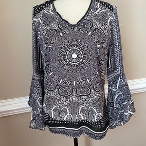 NWOT NY COLLECTION VNECK BELL SLEEVE BLOUSE SMIZE M IN BLACK & WHITE